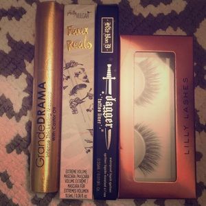 4 eye products for the price of one !! NEVER USED